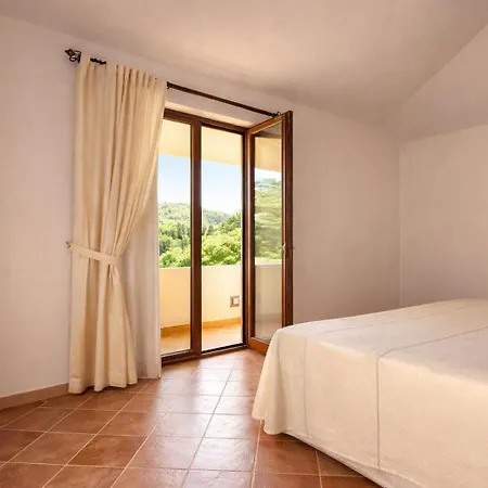 Hotell Gustui Maris 4*