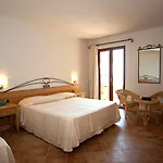 Gustui Maris Hotel
