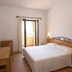 Hotel Gustui Maris