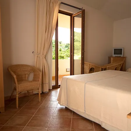 Gustui Maris Hotel