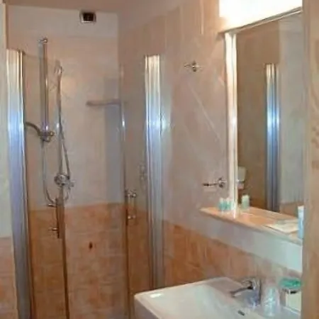 Hotel Gustui Maris