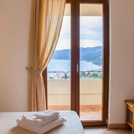 Hotel Gustui Maris