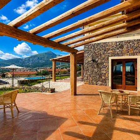 Gustui Maris Hotel 4*