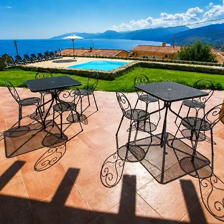 Gustui Maris Hotel 4*