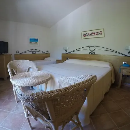 Hotel Gustui Maris