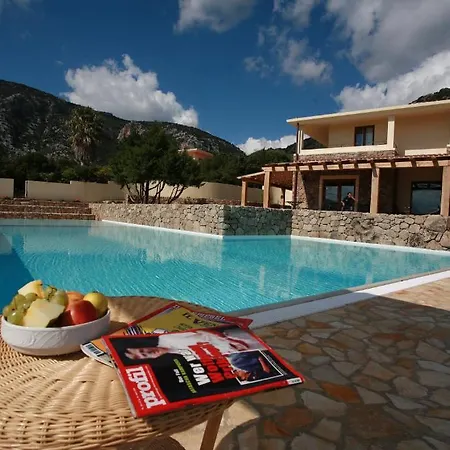 Hotel Gustui Maris