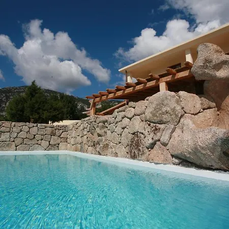 Gustui Maris Cala Gonone