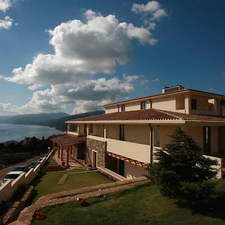 Hotel Gustui Maris 4*
